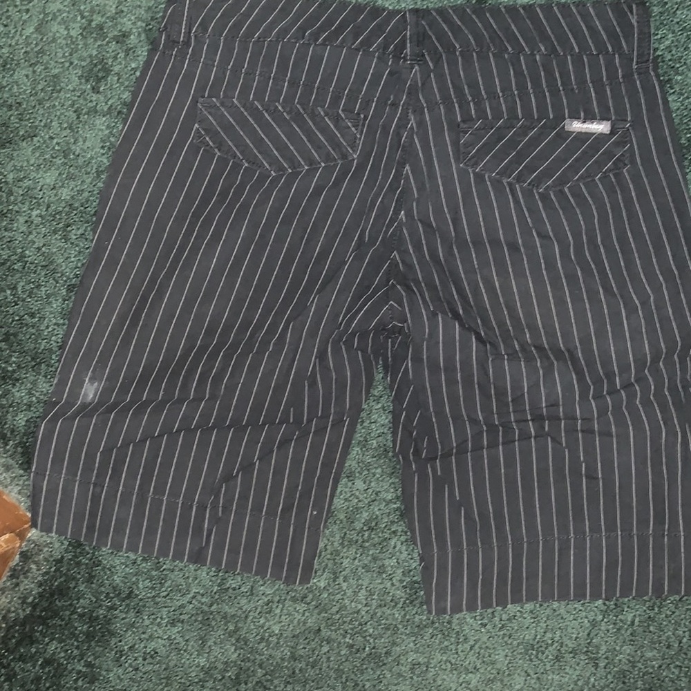 Shorts - Picture 4 of 4